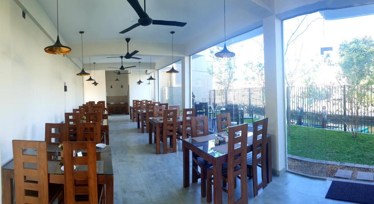 Hive 68 - Hotel And Resorts Negombo Exterior foto