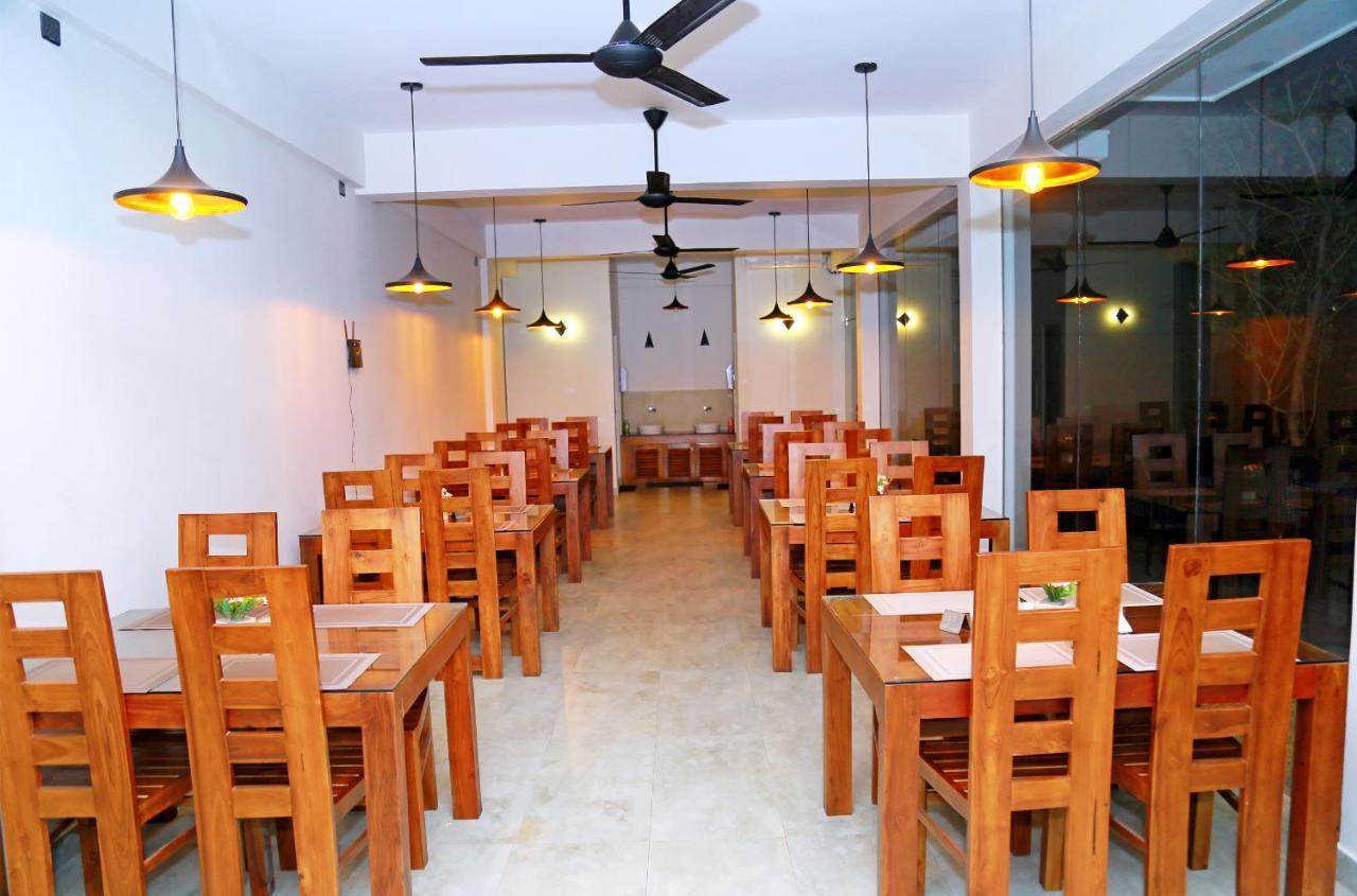 Hive 68 - Hotel And Resorts Negombo Exterior foto