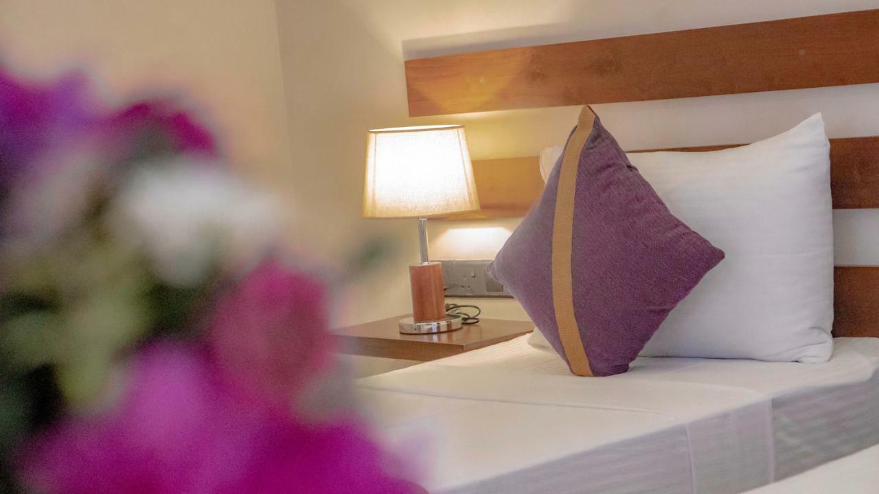 Hive 68 - Hotel And Resorts Negombo Exterior foto
